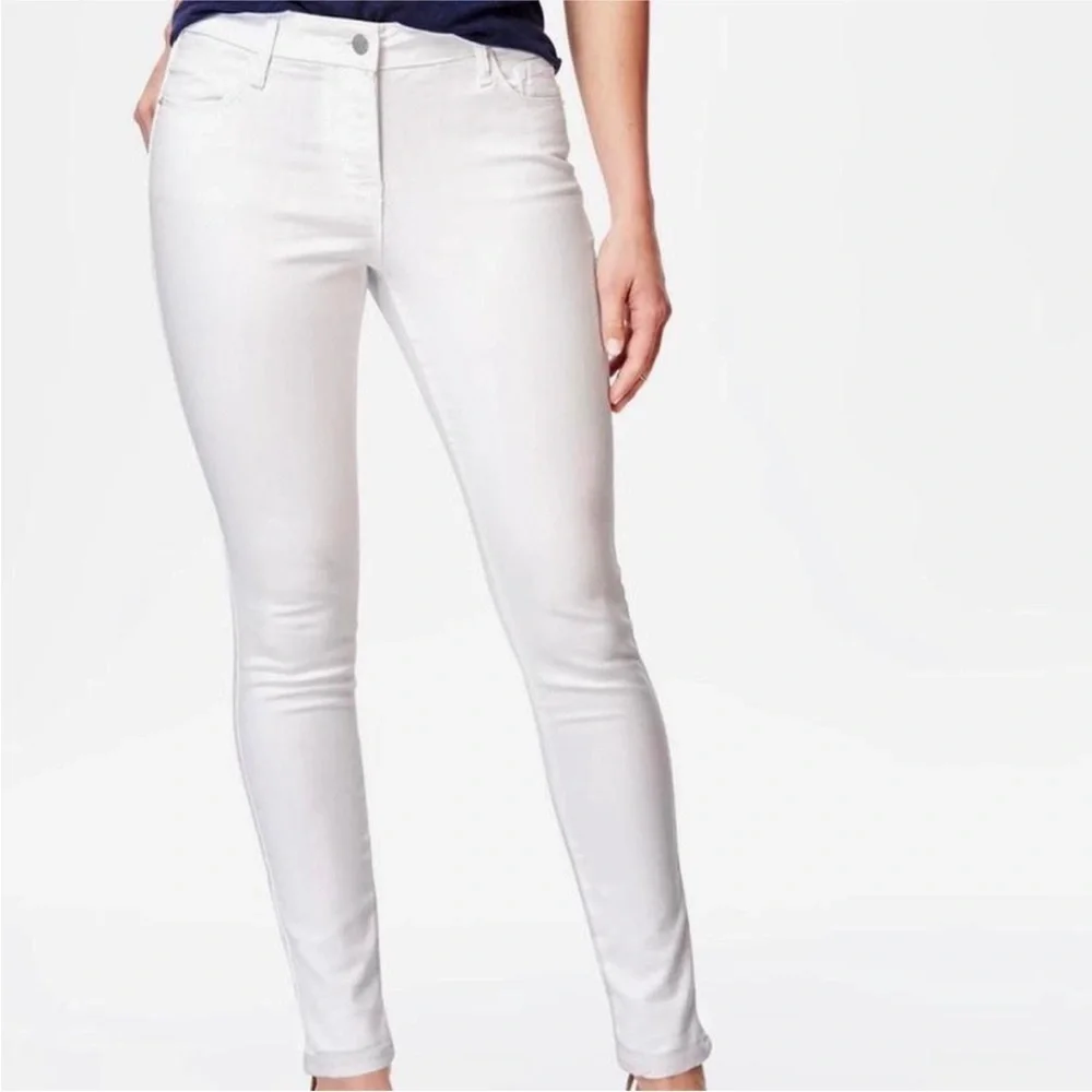 Old Navy White Mid-Rise Rockstar Super Skinny Jeans 31 inch inseam – Size 6 Long - Picture 1 of 9